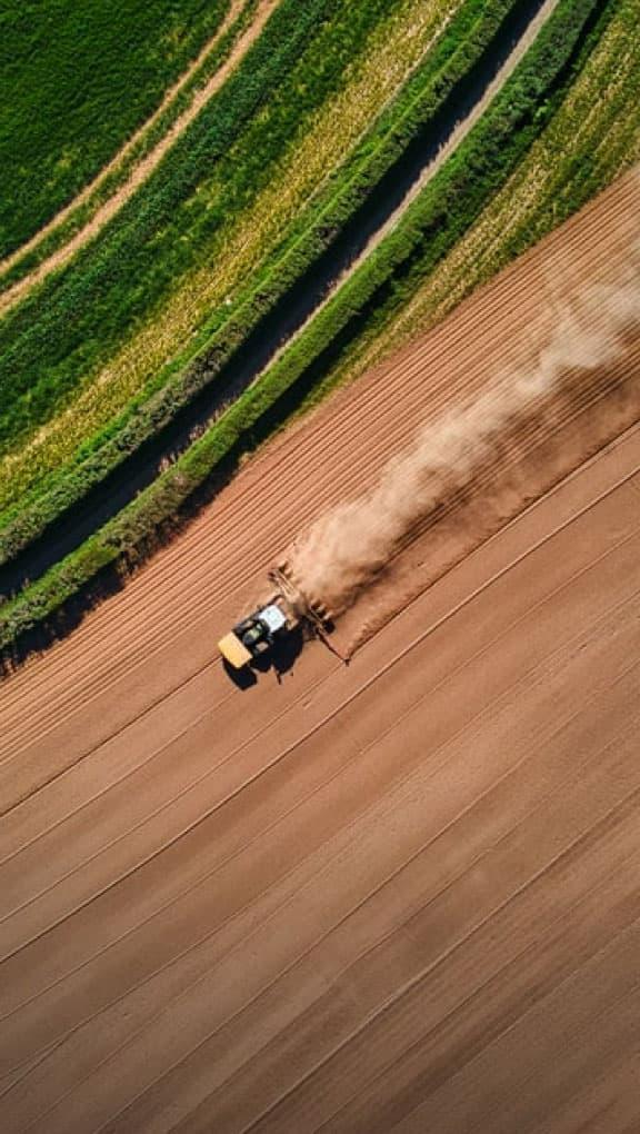 FJD AT1 Autosteering Kit aims to reduce farmers' labor intensity so that they no longer need to pay attention to the tractor's walking direction when working in the field. The automatic navigation system can ensure that the tractor walks along the preset path, avoiding repeated operations or missed crops, and improving Resource utilization.