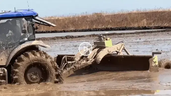 AL01 is used to level paddy fields with ease and precision, preparing the soil for rice planting and boosting crop yields. It  brings a new level of efficiency and accuracy to paddy field management.